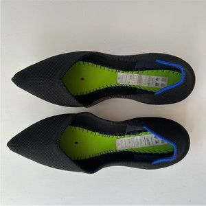 Black Rothy’s point flat